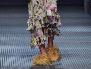 Tren Sepatu Bulu Untuk Musim Dingin, Dari Topshop Sampai Gucci