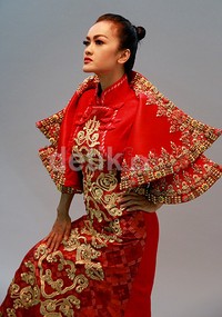 Julia Perez tampil bak Ratu Tiongkok di sebuah pemotretan. Asep Syaifullah/detikHOT.