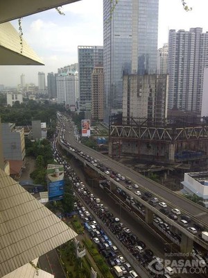 Jalan Sudah Tiga Tumpuk, Casablanca-Tanah Abang Tetap Macet Parah