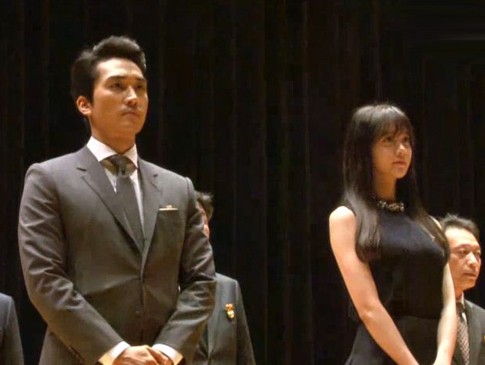 Rajin Bayar Pajak, Yoona SNSD dan Song Seung Hoon Dapat Penghargaan Presiden