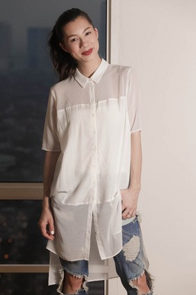 Dari Model, Jennifer Bachdim Kini Jadi Fashion Blogger