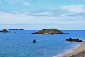 Sudah Tahu? Ada Kota Bajak Laut Secantik ini di Prancis