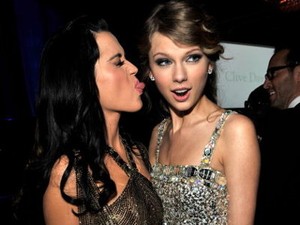 Taylor Swift Enggan Bahas Rumor Perseteruan dengan Katy Perry