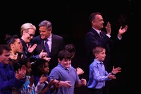 Meryl Streep, George Clooney dan Tom Hanks hadir mendukung acara amal tersebut. Dimitrios Kambouris/Getty Images/detikFoto.