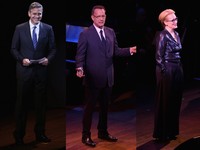 Mereka juga memberikan sedikit pidatonya di atas panggung. Dimitrios Kambouris/Getty Images/detikFoto.