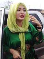 Zaskia 'Gotik' Tampil Berkerudung