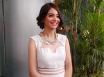 Tiwi eks T2 Cantik dengan Jumpsuit Semi Transparan