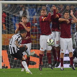 Soal Tendangan Bebas, Tevez: Saya Meniru Pirlo