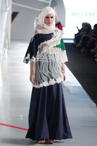 Mizan by Misan Kopaka Metamofoz. Fashion Parade Moslem Wear Next Level Purity. Indonesia Fashion Week 2015 at Jakarta Convention Center. Senayan. Jakarta. [Foto: Mohammad Abduh/Wolipop]