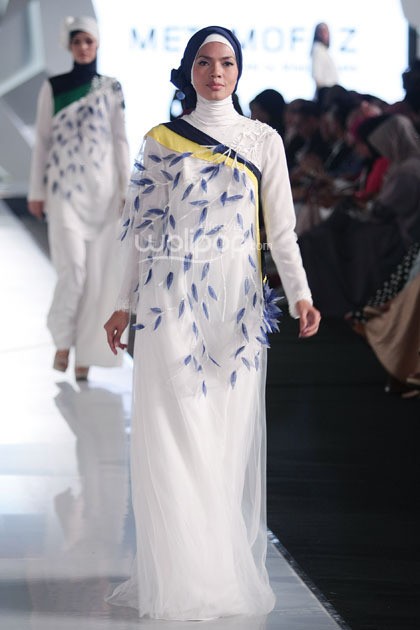 Mizan by Misan Kopaka Metamofoz. Fashion Parade Moslem Wear Next Level Purity. Indonesia Fashion Week 2015 at Jakarta Convention Center. Senayan. Jakarta. [Foto: Mohammad Abduh/Wolipop]