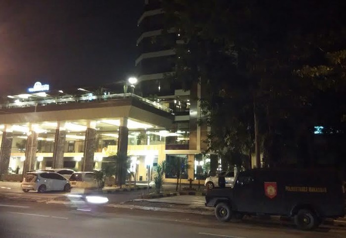 Demo Massa FPI Sulsel Hotel Horison Berlangsung Ricuh, 5 Mobil Rusak