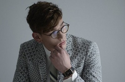 Apple Watch Nampang di Majalah Fashion