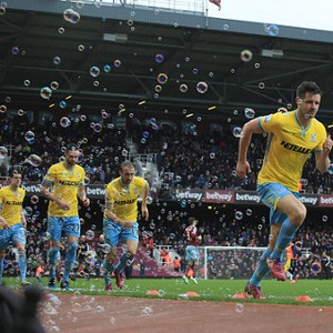 Warisan Bola Mati Crystal Palace