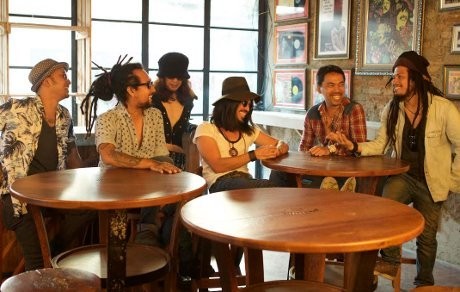 FOS Rilis Lagu Baru Follow The Rainbow