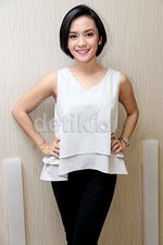 Enno Lerian, Penyanyi Cilik yang Kini Jadi Ibu Cantik