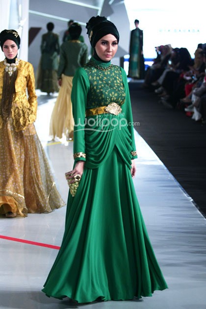 Rya Baraba Alit. Fashion Parade Moslem Wear Next Level Purity. Indonesia Fashion Week 2015 at Jakarta Convention Center. Senayan. Jakarta. [Foto: Mohammad Abduh/Wolipop]