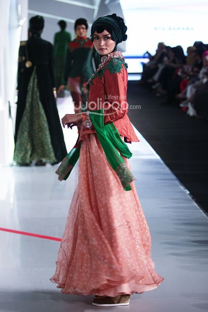 Rya Baraba Alit. Fashion Parade Moslem Wear Next Level Purity. Indonesia Fashion Week 2015 at Jakarta Convention Center. Senayan. Jakarta. [Foto: Mohammad Abduh/Wolipop]