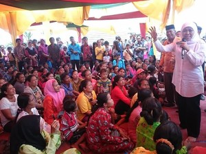 Menteri Khofifah Promosikan Kartu Sakti di Kepulauan Meranti