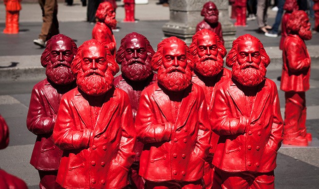 Hiii! 500 Patung Karl Marx Ini Setinggi Satu Meter