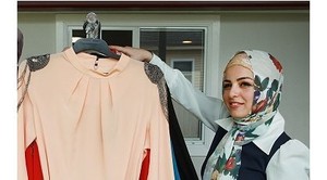 Sara Elmir, Hijabers Cantik yang Sukses Jadi Pengusaha Hijab di Australia