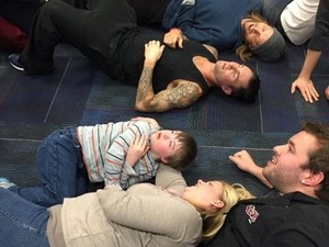 Maroon 5 Berikan Kejutan Spesial untuk Penggemar Spesial