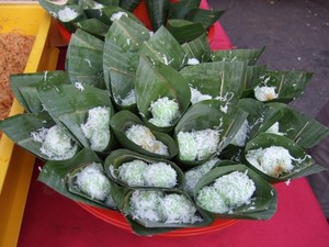 Kenyal Manis, Si Hijau Bulat dengan Isian Gula Merah