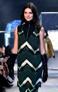 Kendall Jenner tebar senyum manis di show H&M. Pascal Le Segretain/Getty Images/detikFoto.