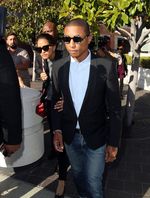 Pharrell Williams Tetap Stylish di Persidangan