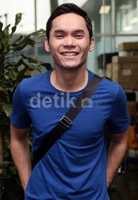 Semenjak resmi bercerai, Ben hanya fokus mengurus anaknya, Sienna.