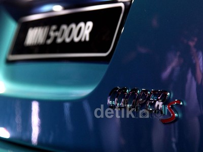 New MINI 5-Door Resmi Meluncur di Indonesia