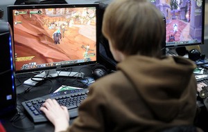 Main 19 Jam Nonstop, Gamer Tewas di Warnet
