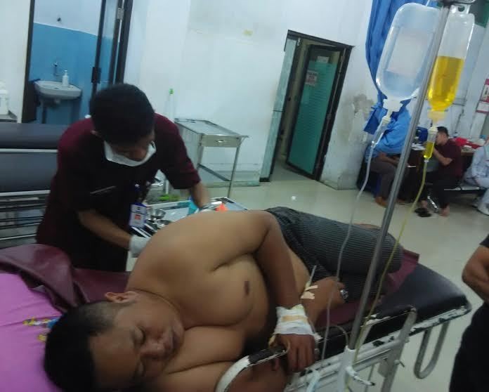 Nongkrong di Tempat Asah Batu Akik, Anggota Polisi Ditikam Orang Tak Dikenal Nongkrong di Tempat Asah Batu Akik, Anggota Polisi Ditikam Orang Tak Dikenal