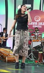 Farrah Di & Jei Angklung Feat Sol Project Buka Java Jazz 2015