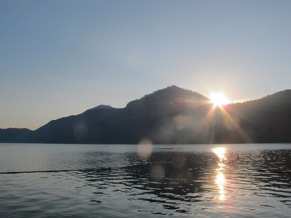 Lupakan Kuta, Coba Sambangi Danau Batur yang Cantik di Bali