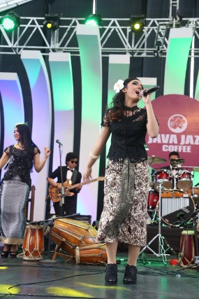 Alunan Musik Sunda Buka Java Jazz 2015 Hari Pertama