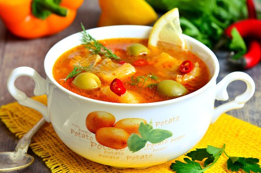 Perkaya Rasa Sup dengan Air Jeruk Lemon atau Tomat