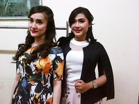 Ia hadir bersama Charma, SPG cantik yang juga kerap digoda Kiwil.