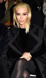 Rambut Kim Kardashian Kini Pirang, Yay or Nay?