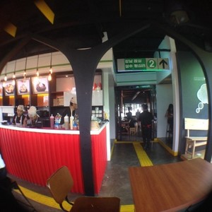 Santap Es Serut dengan Suasana ala Subway Korea di Patbingsoo Alam Sutera