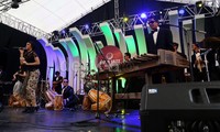 JJF 2015 dibuka lewat penampilan Farrah Di & Jei Angklung feat. Sol Project. Sebuah grup band yang mengawinkan musik jazz dan musik tradisional Jawa Barat.