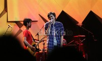 Band asal Yogyakarta itu sukses memuaskan penonton dengan satu jam lebih penampilannya.