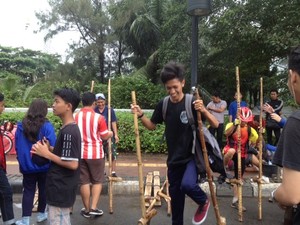 Sosialisasi Permainan Tradisional, Enggrang dan Gasing Eksis di CFD