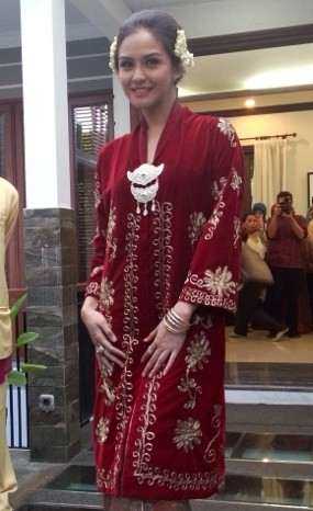 Gelar Acara Siraman, Revalina Pakai Gaun Warisan Ibunda