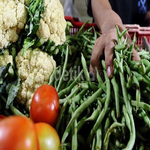 Harga Cabai Merah dan Bawang Naik, Tapi Wortel Sampai Tomat Turun