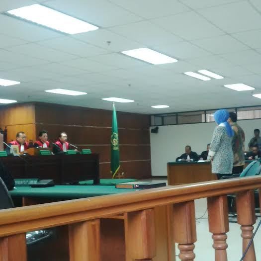Romi Herton Divonis 6 Tahun Penjara, Istrinya 4 Tahun Penjara Romi Herton Divonis 6 Tahun Penjara, Istrinya 4 Tahun Penjara