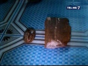 Mengenal Batu Akik Fosil Kayu yang Bertuah