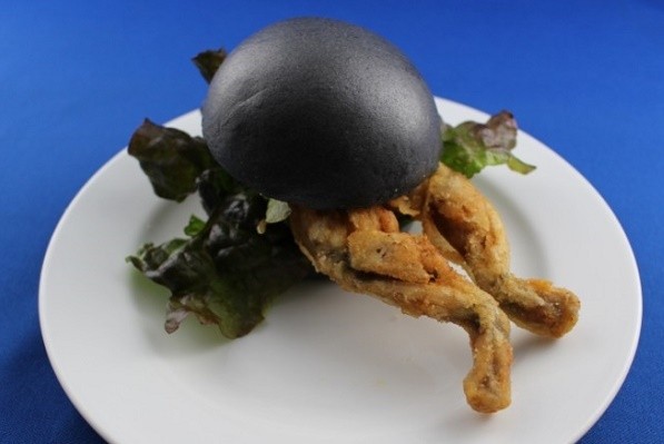 Burger Kodok, Wisata Kuliner Ekstrem dari Jepang