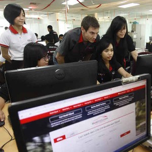 Cari Mobil di Internet Malah Dapat Duit