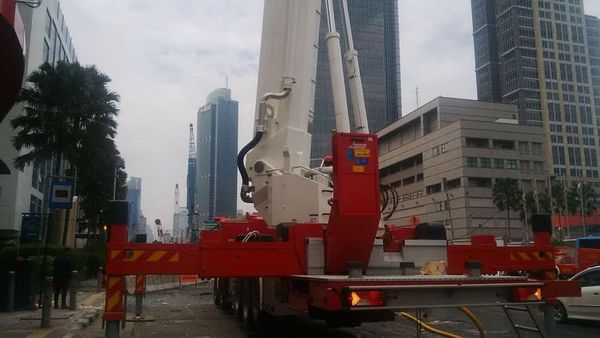 Bronto Skylift Baru Pertama Dipakai di Kosgoro dan Satu Bronto Skylift Baru Pertama Dipakai di Kosgoro dan Satu