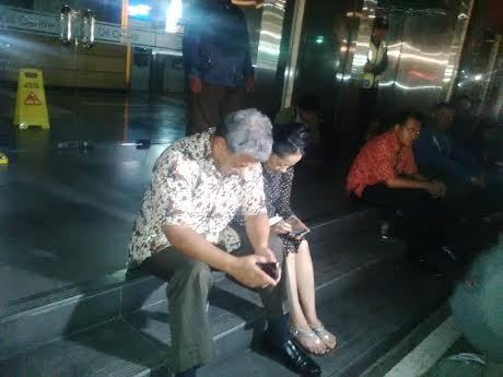 5 Lantai Wisma Kosgoro Terbakar, Hayono Isman Tertunduk Lesu